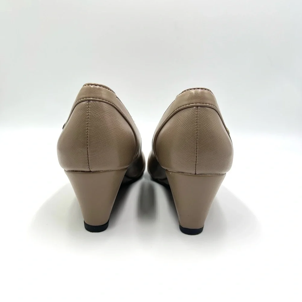 Life Stride Size 7 Dreams Tan Beige Nude Wedge Pumps Heels Round Toe Shoes‎